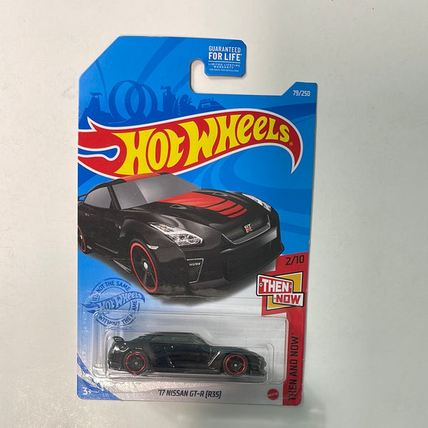 Hot Wheels 1/64 Kroger Exclusive ‘17 Nissan GT-R (R35) Black - Damaged Box