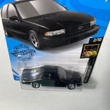 Hot Wheels 1/64 ‘96 Chevrolet Impala SS Black - Damaged Card