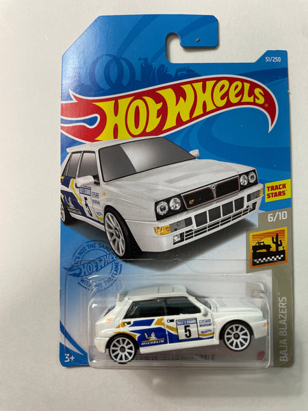 Hot Wheels 1/64 Lancia Delta Integra White