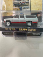 Greenlight 1/64 Vintage Ad Cars 1981 Chevrolet Suburban Silverado  Silver