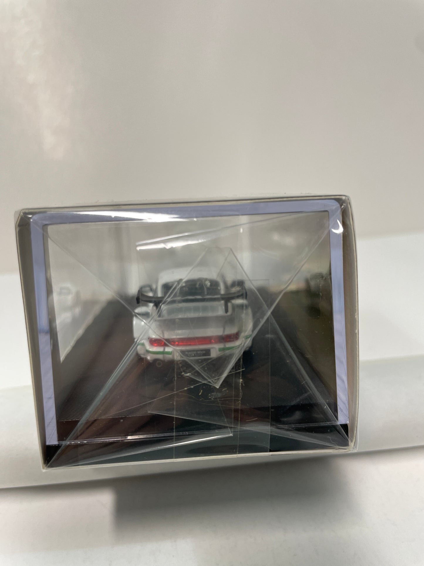 Star Model 1/64 Porsche RWB 964 White w/ Green Rims