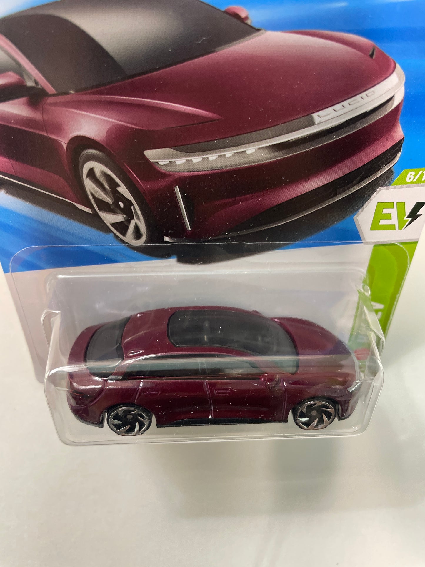 Hot Wheels 1/64 Lucid Air Red - Damaged Box
