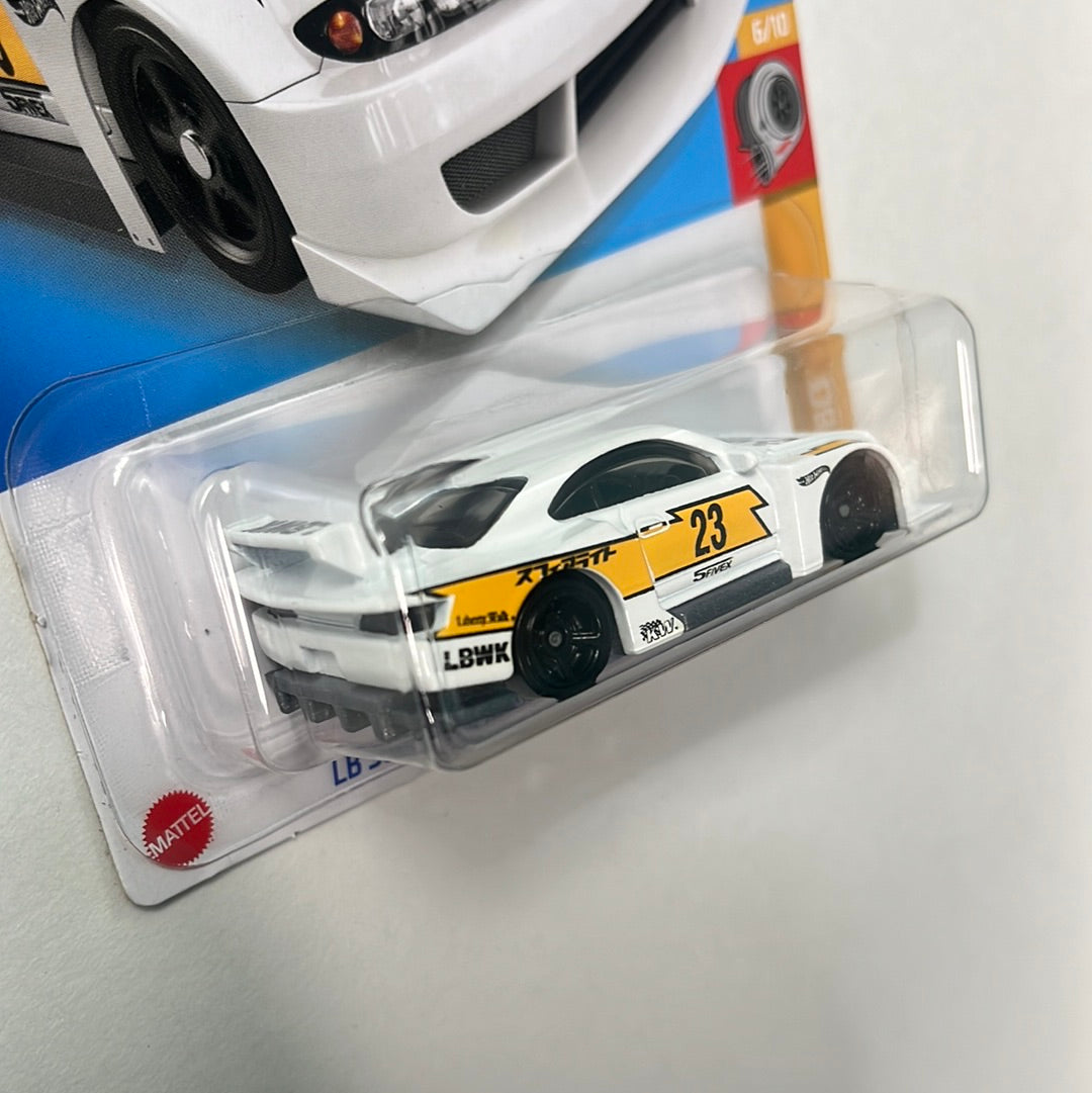 Hot Wheels 1/64 Liberty Walk LB Super Silhouette Nissan Silvia (S15) White