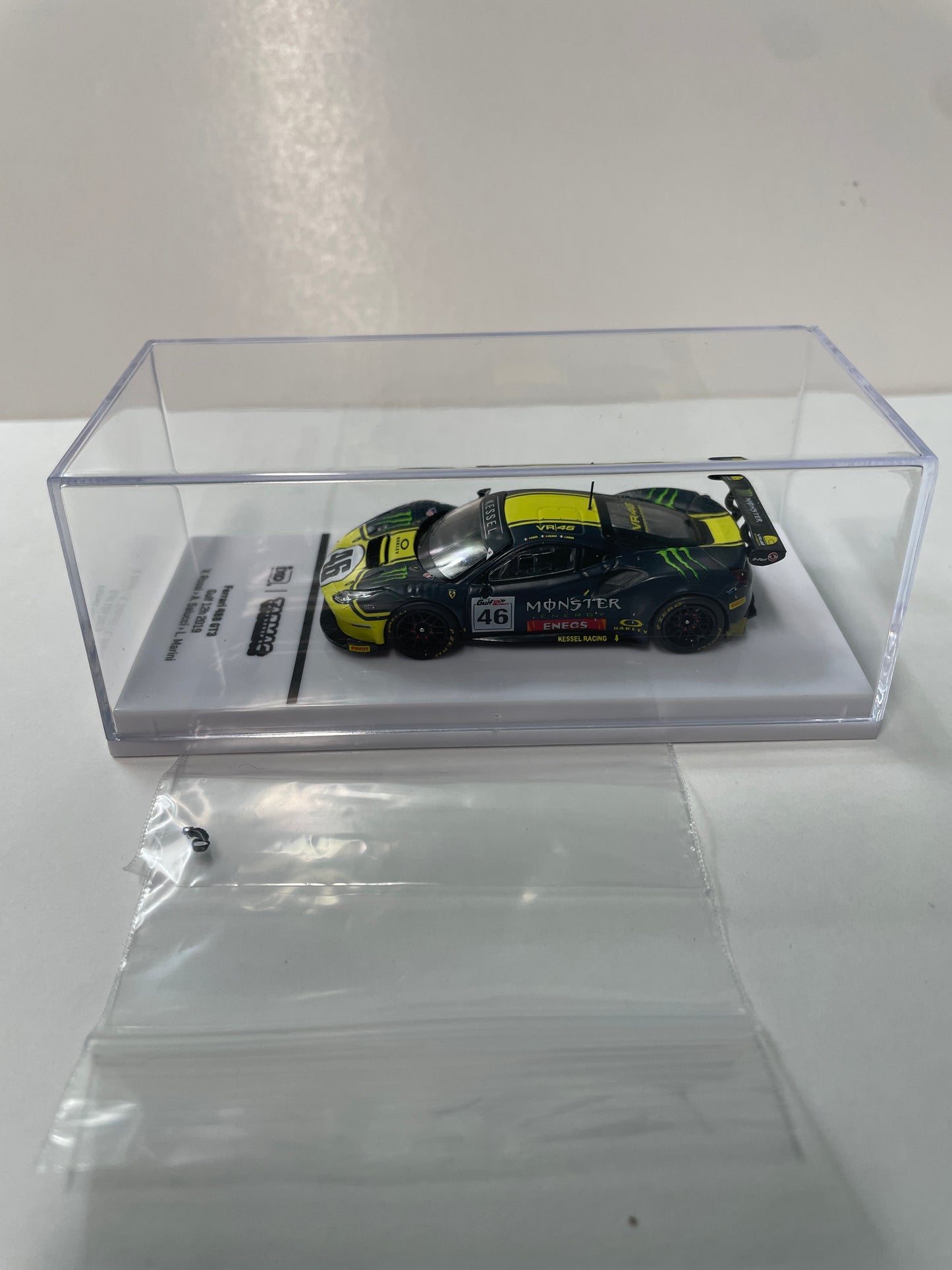 Tarmac Works X iXO Models 1/64 Ferrari 488 GT3 Gulf 12 Hours 2019 n.46 – HOBBY64 - T64-072-19GUF46 - Damaged Car