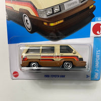 Hot Wheels 1/64 1986 Toyota Van Brown