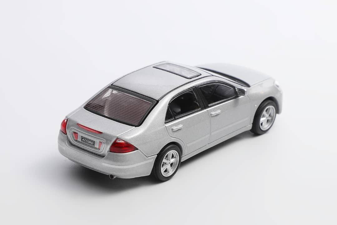 DCT 1/64 Honda Accord Sedan 2005 Silver