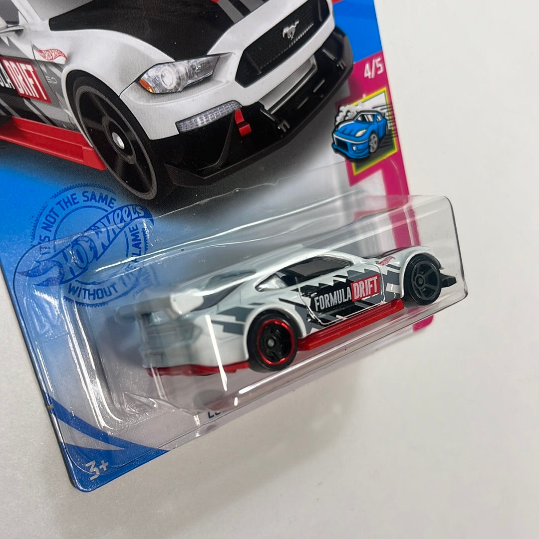 Hot Wheels 1/64 Kroger Exclusive Custom ‘18 Ford Mustang GT White