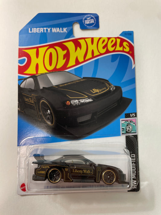 Hot Wheels 1/64 LB Super Silhouette Nissan Silvia S15 Black / Gold