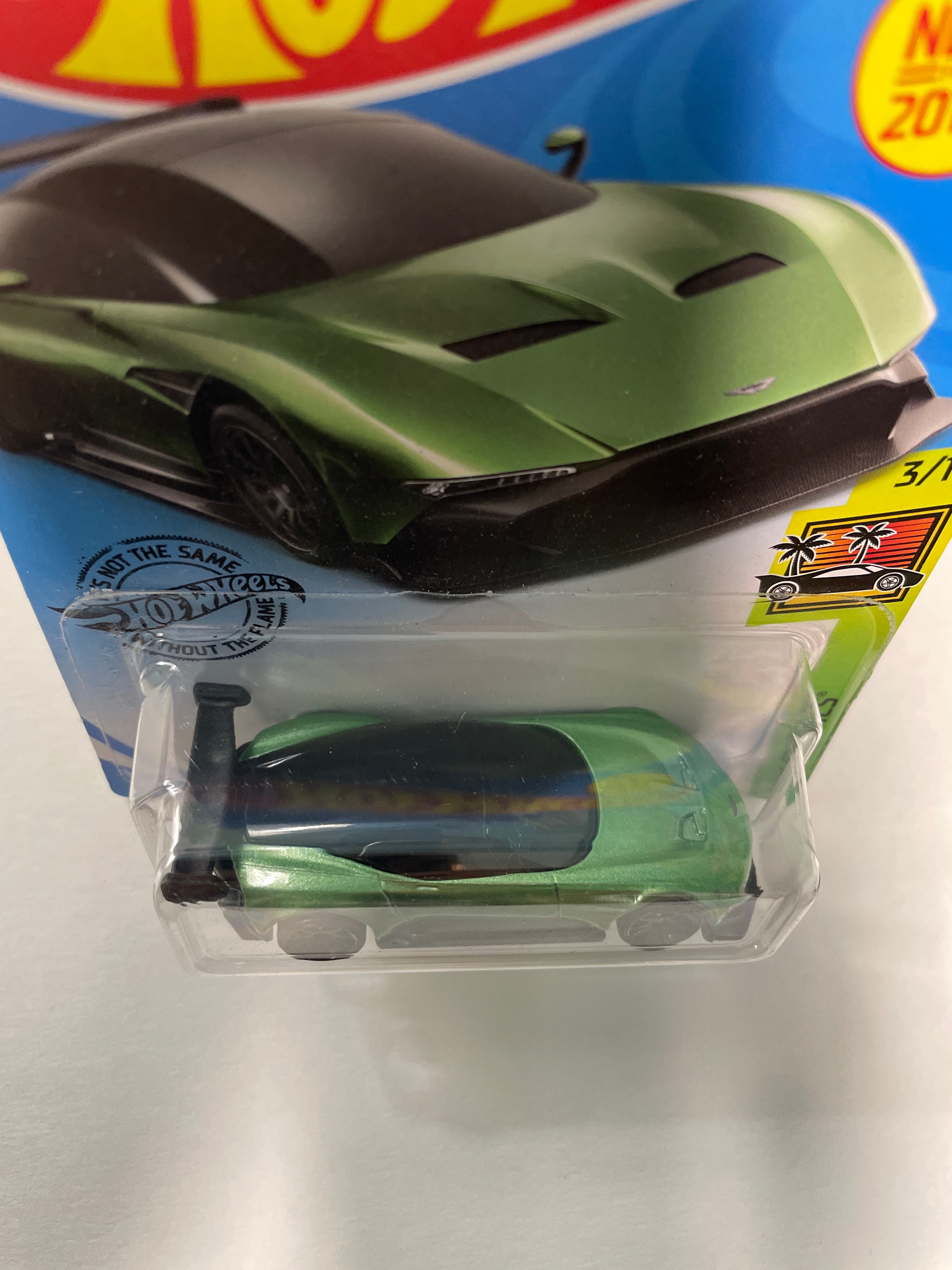 Hot Wheels 1/64 Aston Martin Vulcan Green – Flipn Diecast