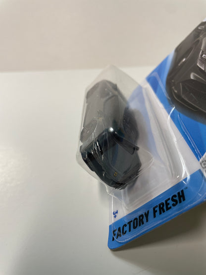 Hot Wheels 1/64 Ferrari SF90 Stradale Black - Damaged Box