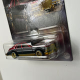 Hot Wheels 1/64 NFT Garage ‘82 Cadillac Seville (Limited to 3000 Units)