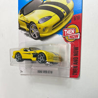 Hot Wheels 1/64 Dodge Viper RT/10 Yellow - Damaged Card
