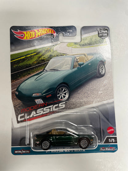 Hot Wheels 1/64 Car Culture Modern Classics ‘91 Mazda MX-5 Miata Green - Damaged Box
