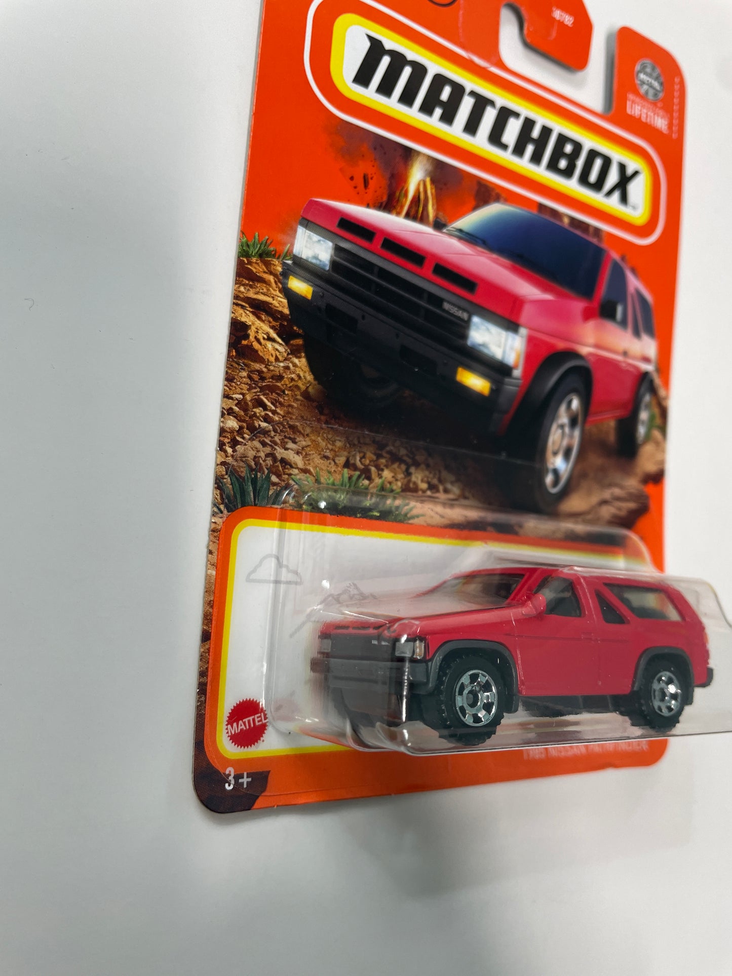 Matchbox 1/64 1985 Nissan Pathfinder Red