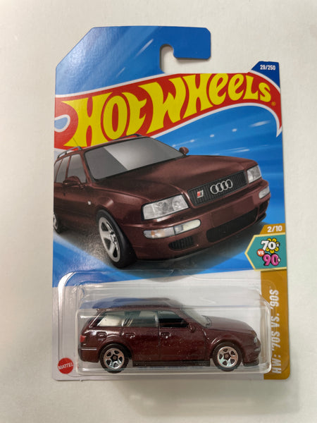 Hot Wheels 1/64 ‘94 Audi Avant RS2 Brown