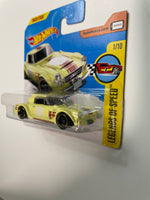 Hot Wheels 1/64 Fairlady 2000 Short Card Yellow