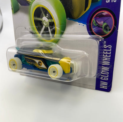 Hot Wheels 1/64 Treasure Hunt Rip Rod Black & Blue