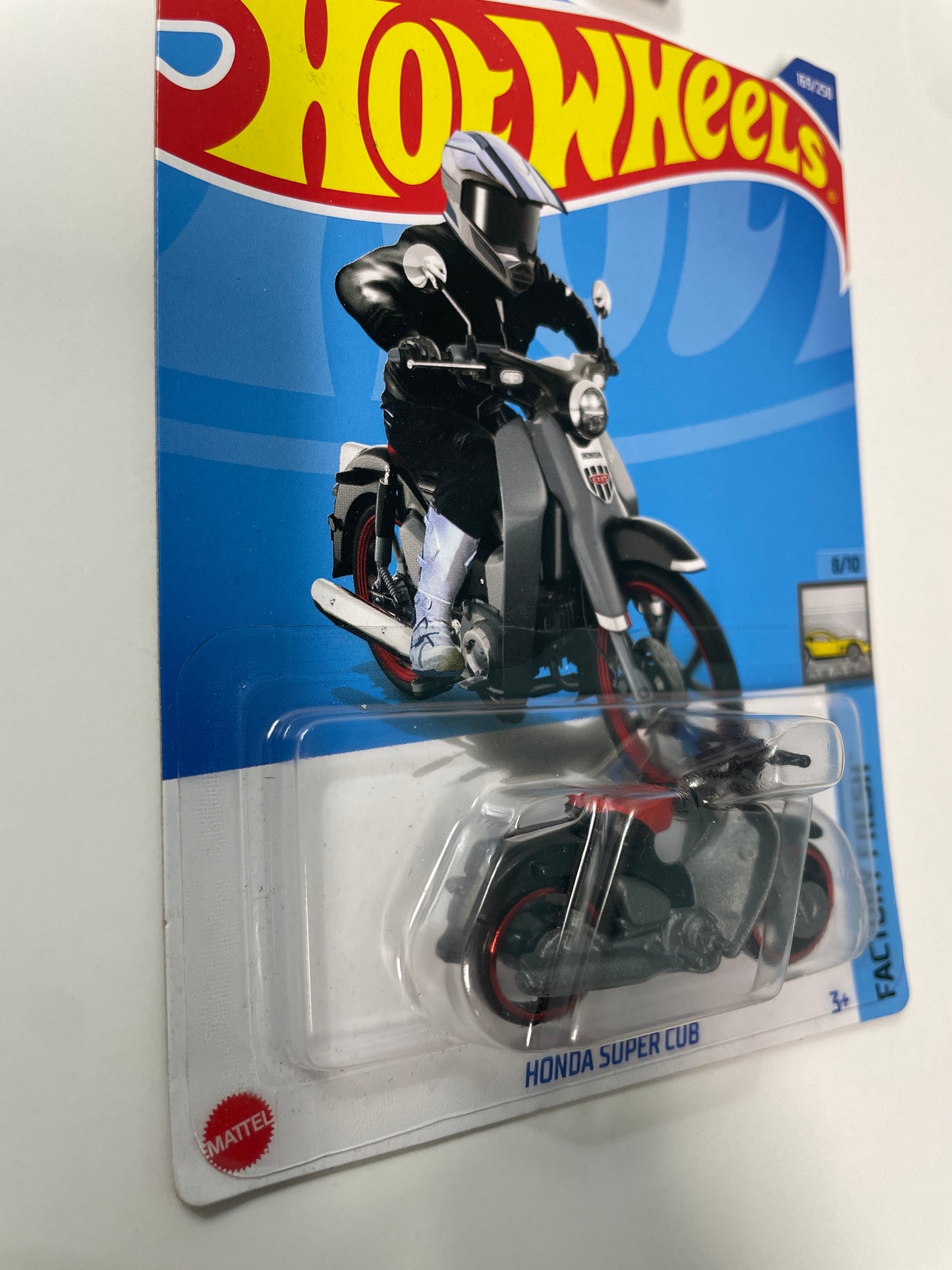 Hot Wheels 1/64 Honda Super Cub Red & Black