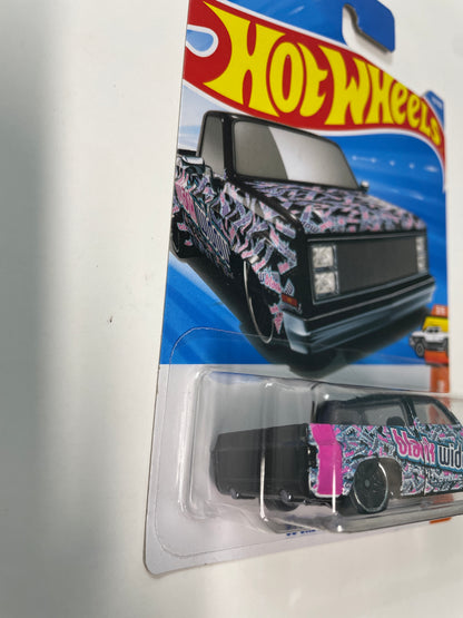 Hot Wheels 1/64 '83 Chevy Silverado Black & Pink - Damaged Box
