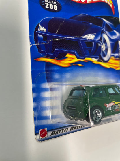 Hot Wheels 1/64 Mini Cooper Green - Damaged Box