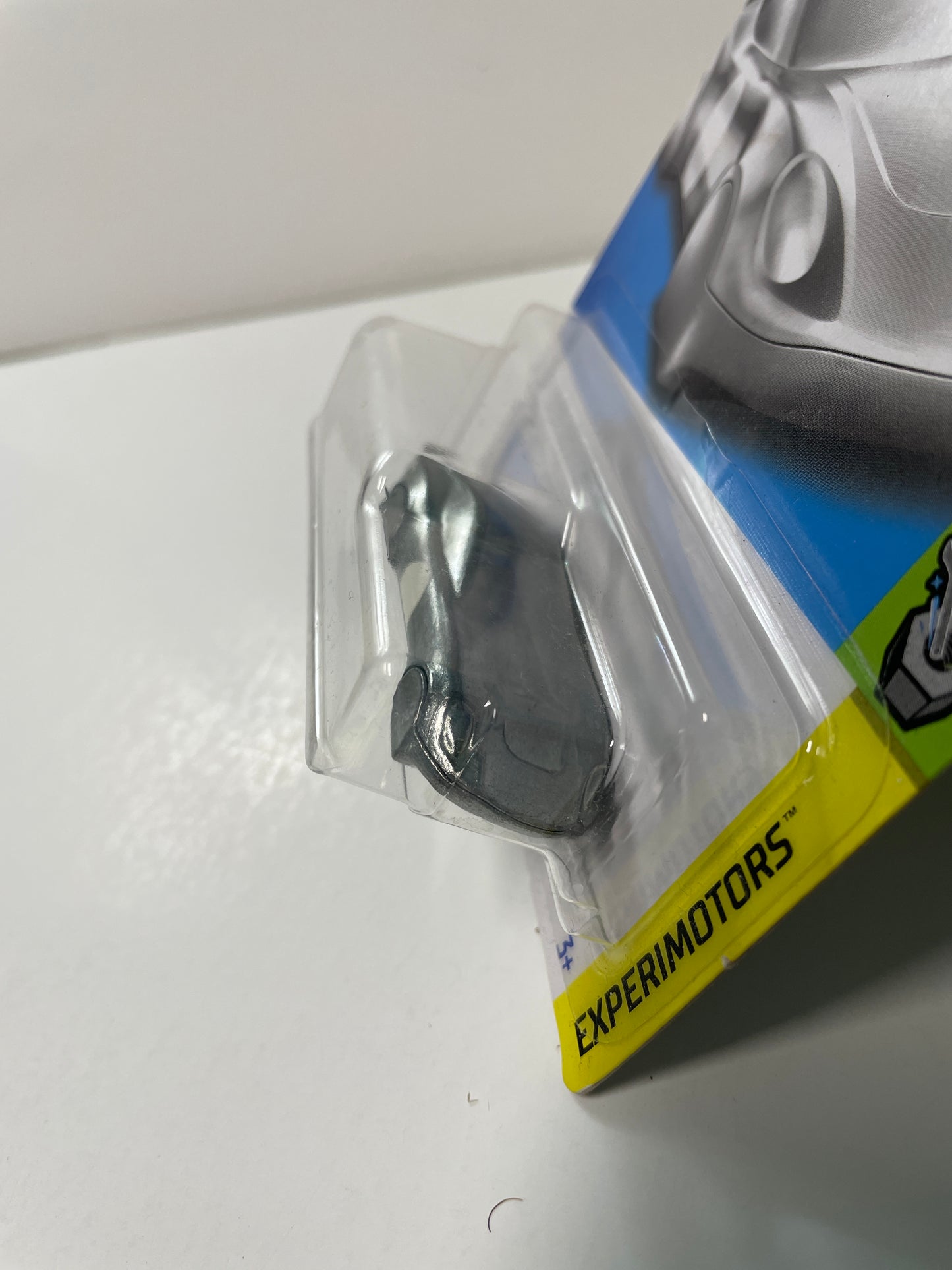 Hot Wheels 1/64 Coupe Clip Silver - Damaged Box