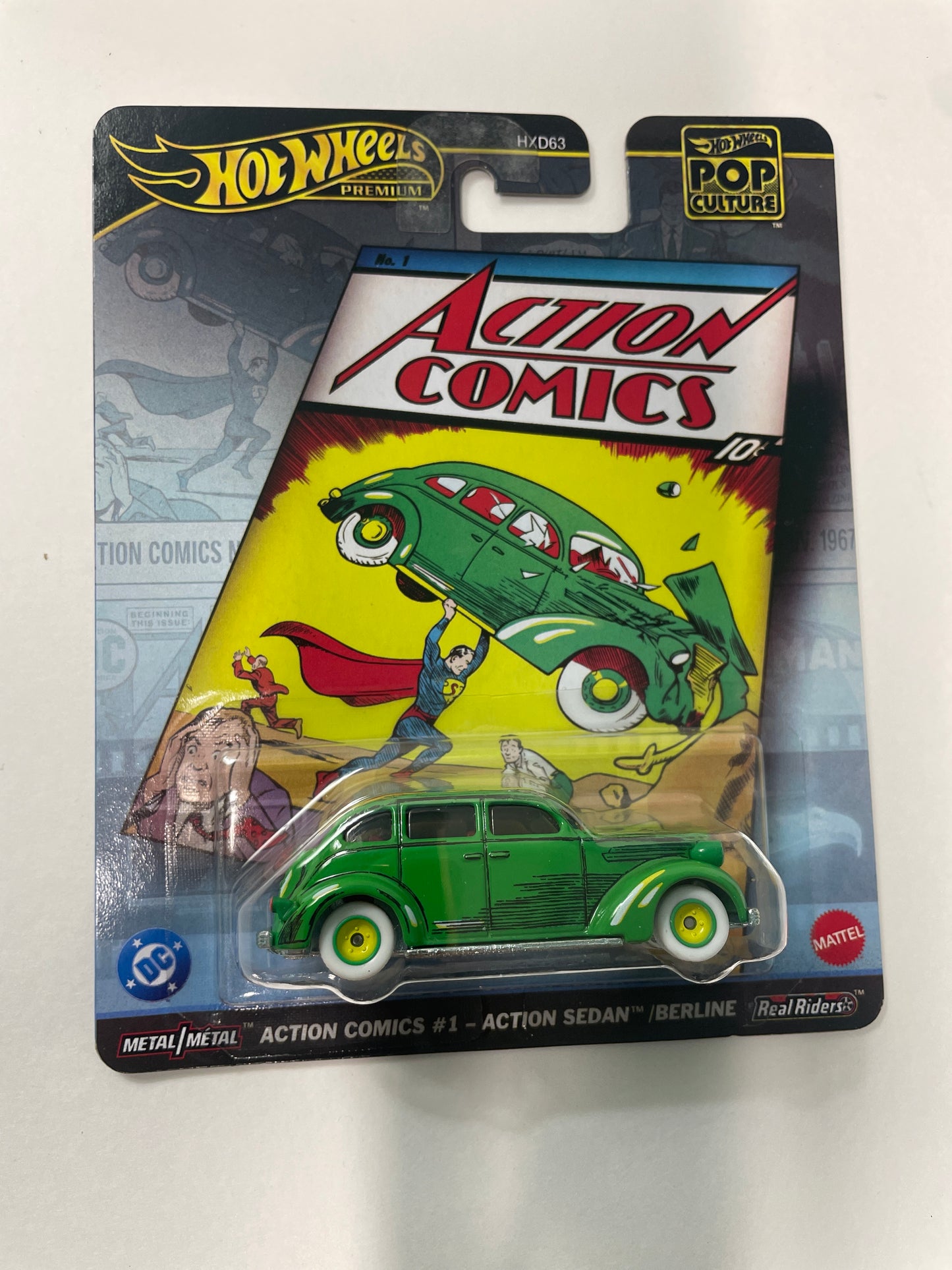 Hot Wheels 1/64 Pop Culture Action Comics #1 - Action Sedan/ Berline Green