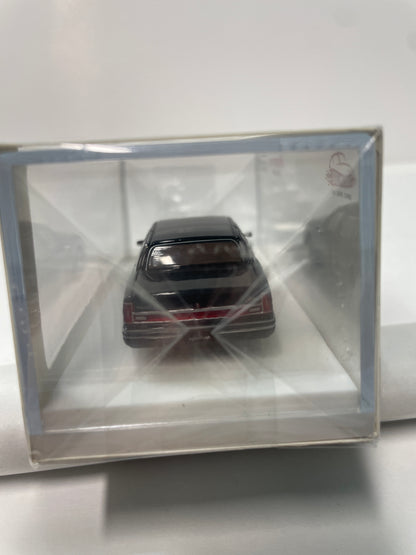 MK Miniatures 1/64 2025 Auto Expo Singapore Lincoln Town Car Black