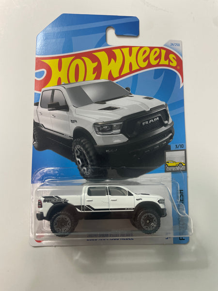 Hot Wheels 1/64 2020 Ram 1500 Rebel White