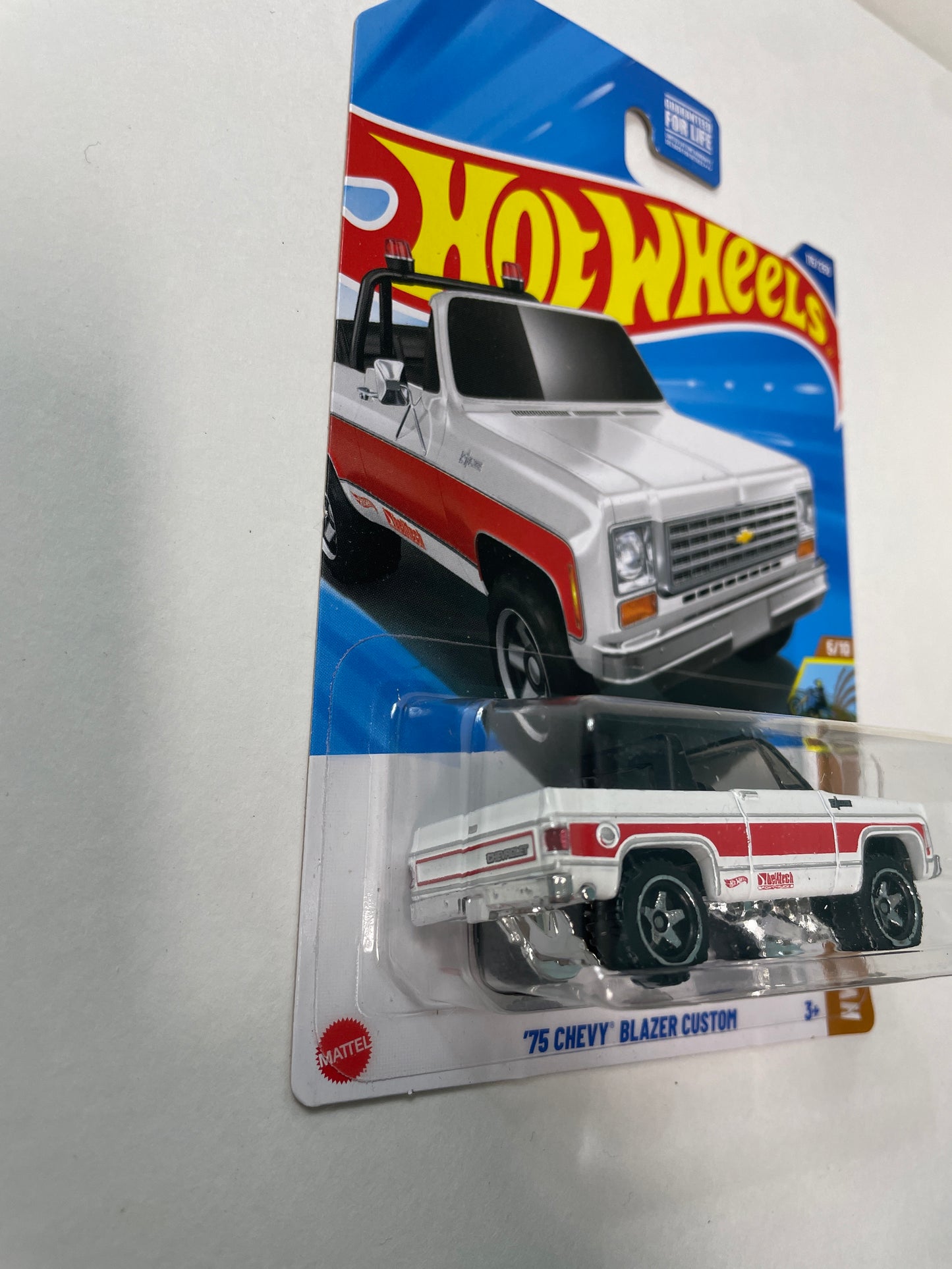 Hot Wheels 1/64 ‘75 Chevy Blazer Custom White