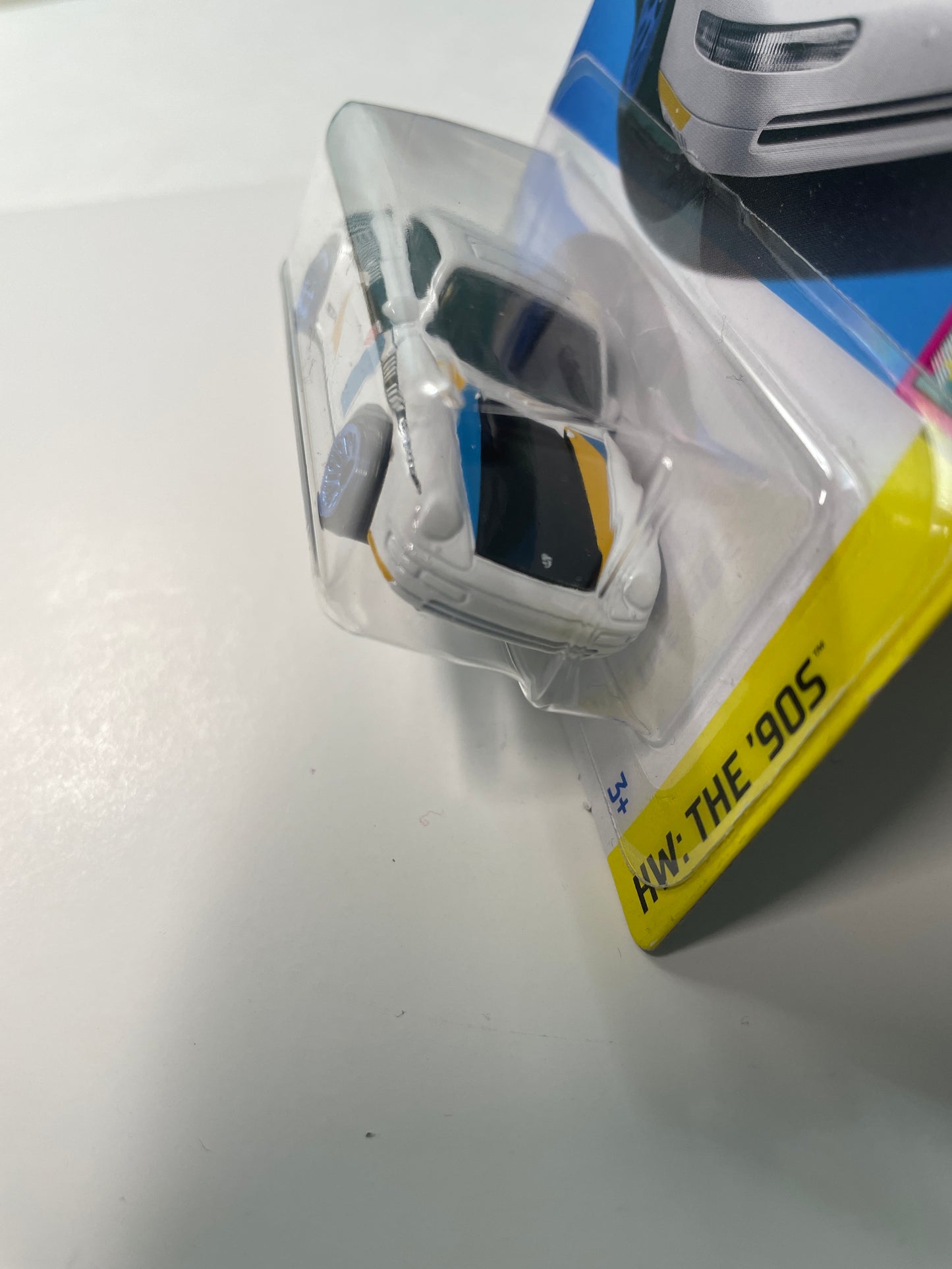 Hot Wheels 1/64 ‘96 Porsche Carrera White & Blue - Damaged Box