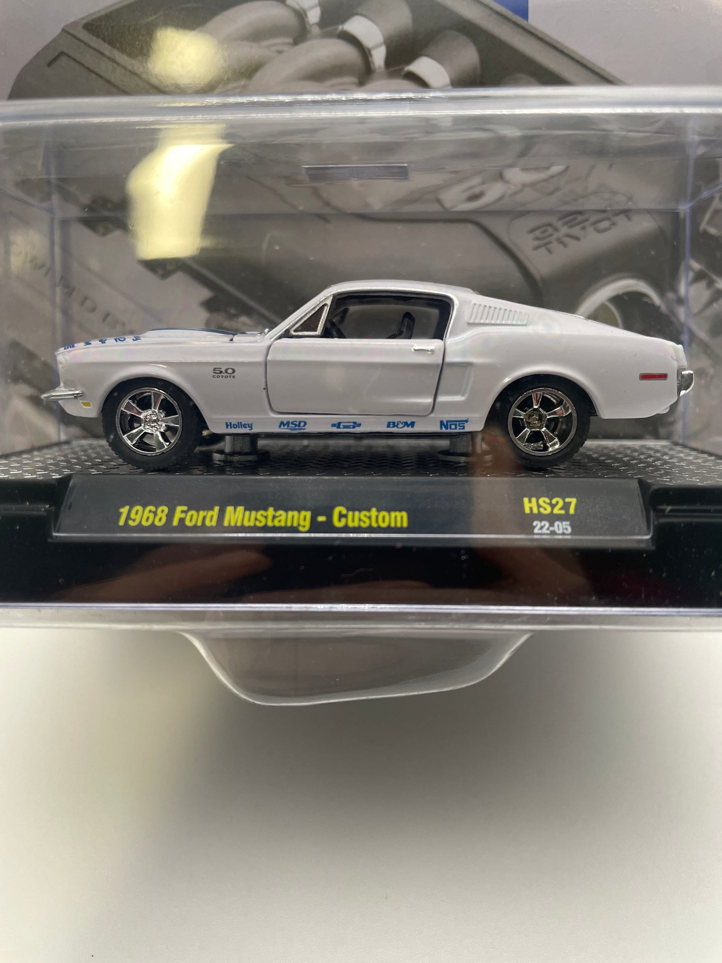 M2 Machines 1/64 Ford 5.0 Coyote 1968 Ford Mustang - Custom White - Damaged Box
