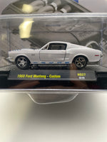 M2 Machines 1/64 Ford 5.0 Coyote 1968 Ford Mustang - Custom White