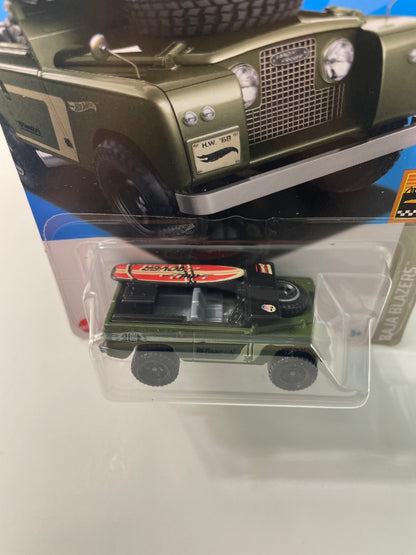 Hot Wheels 1/64 Land Rover Series II Green