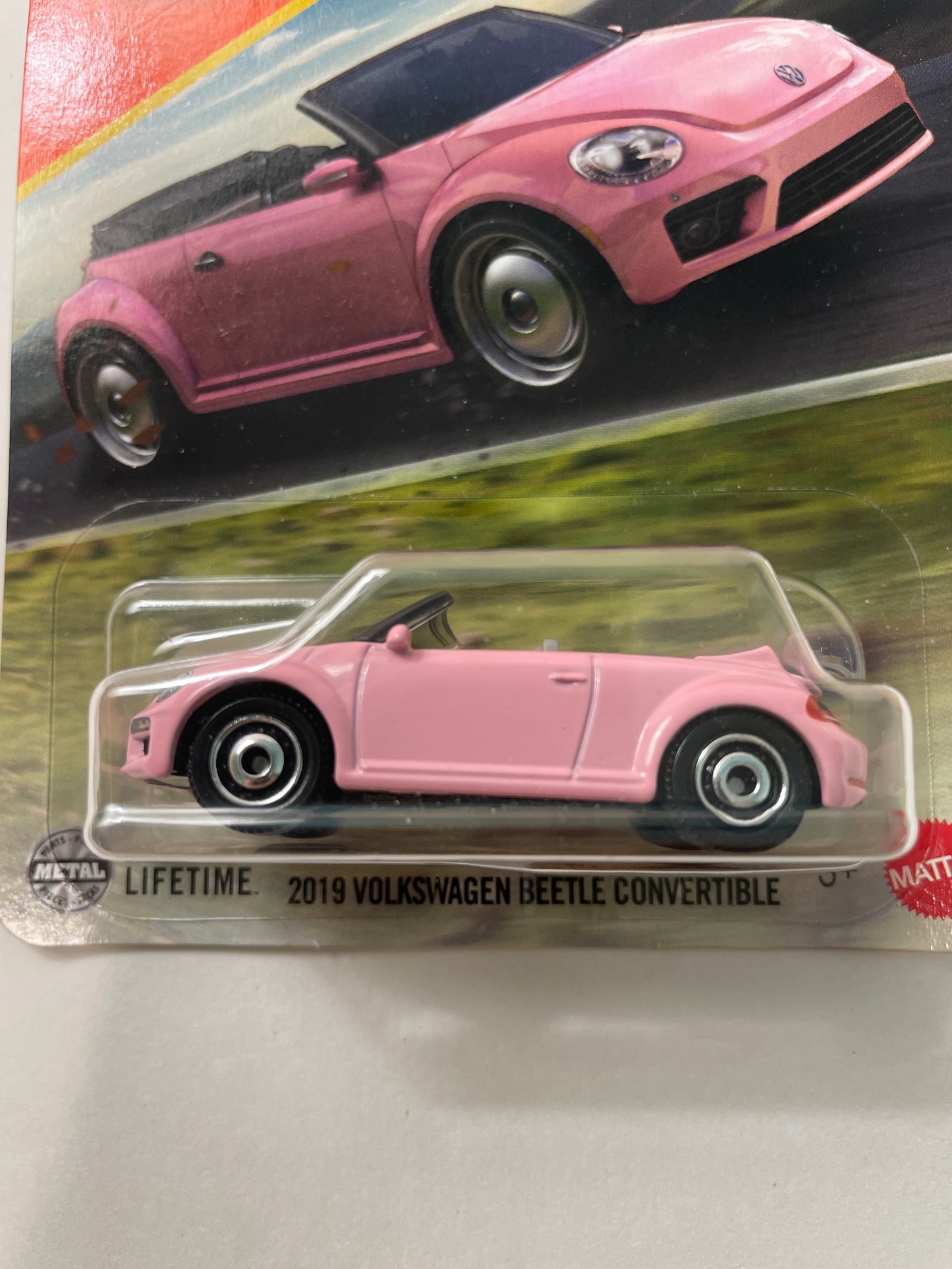 Matchbox 1/64 2019 Volkswagen Beetle Convertible Pink - Damaged Box