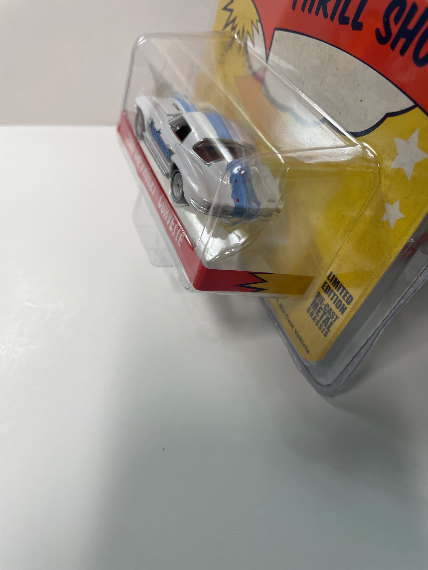 Greenlight 1/64 Hobby Exclusive Joie Chitwood's Thrill Show 1966 Chevrolet Corvette White & Blue