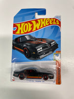 Hot Wheels 1/64 ‘77 Pontiac Firebird T/A Black - Damaged Card