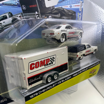 Maisto Design 1/64 Team Haulers 1979 Chevrolet K5 Blazer/ 1968 Chevrolet Camaro Z/28 White - Damaged Card