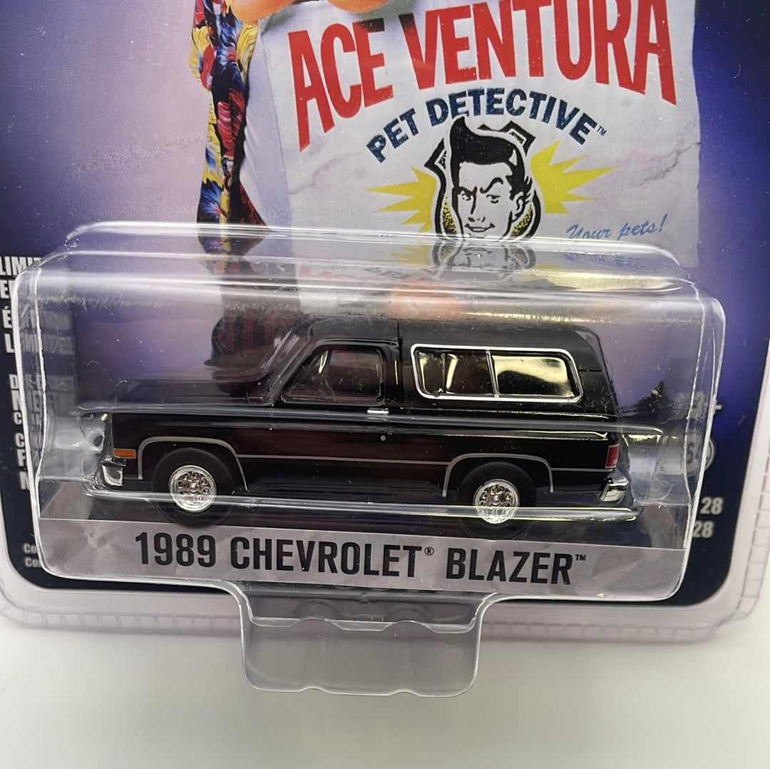Greenlight 1/64 Hollywood Ace Ventura 1989 Chevrolet Blazer Black