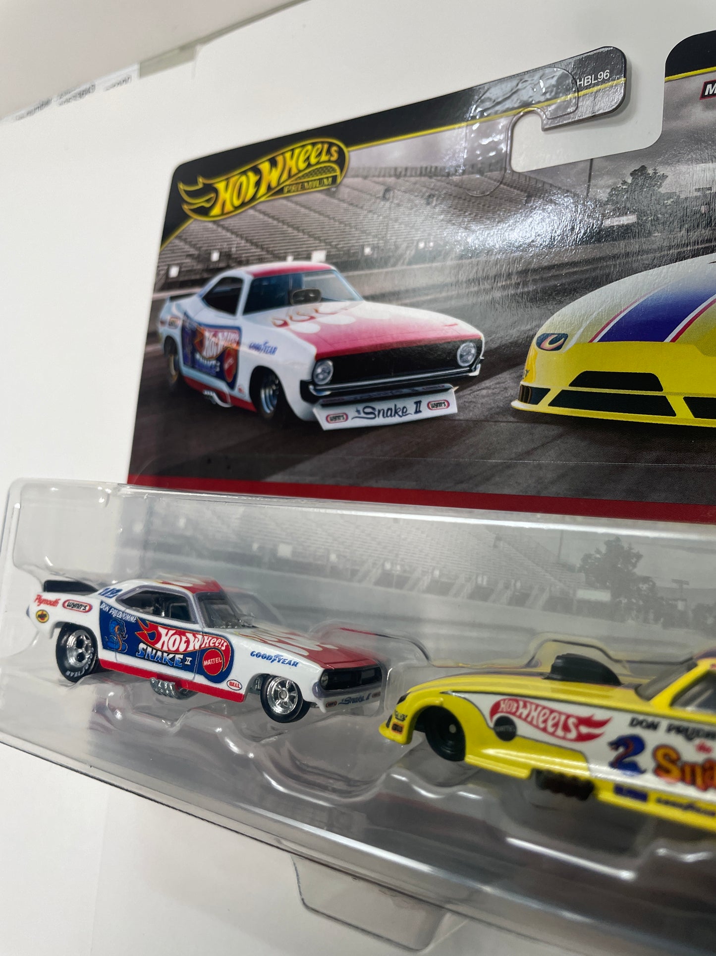 Hot Wheels 1/64 Premium Car Culture 2 Pack ‘72 Plymouth Cuda FC White & Rob’n Pinks Yellow - JBL01