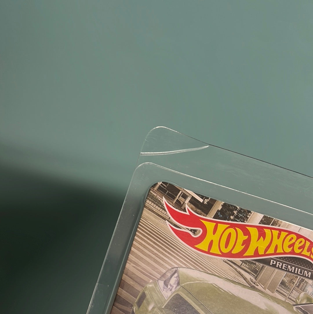 1/43 Hot Wheels Nissan Skyline GT-R ( BNR34) V.Spec II Nur w/ Nismo Parts Green - Damaged Box