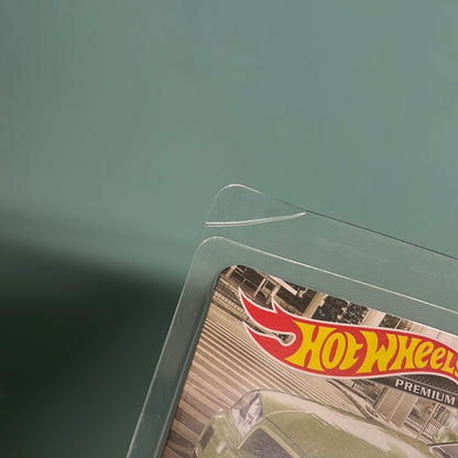 1/43 Hot Wheels Nissan Skyline GT-R ( BNR34) V.Spec II Nur w/ Nismo Parts Green - Damaged Box