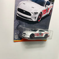 Matchbox 1/64 Local Cruisers 2019 Ford Mustang GT White