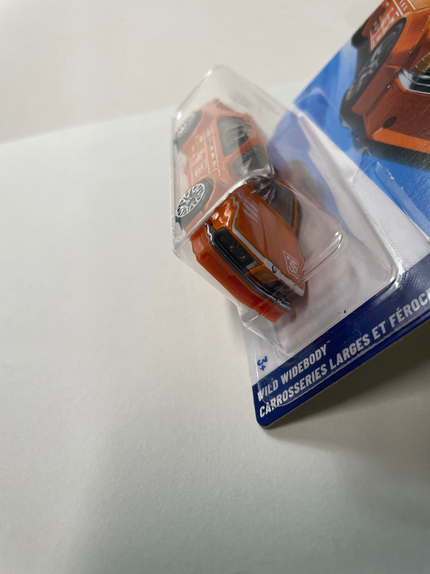Hot Wheels 1/64 BMW 635 CSI Orange - Damaged Box