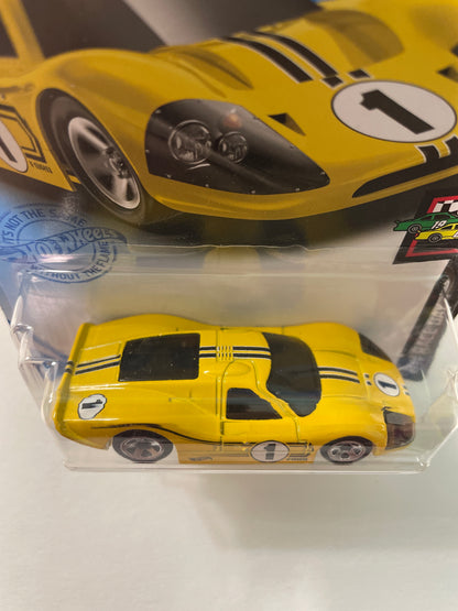 Hot Wheels 1/64 ‘67 Ford GT40 Mk. IV Yellow - Damaged Box
