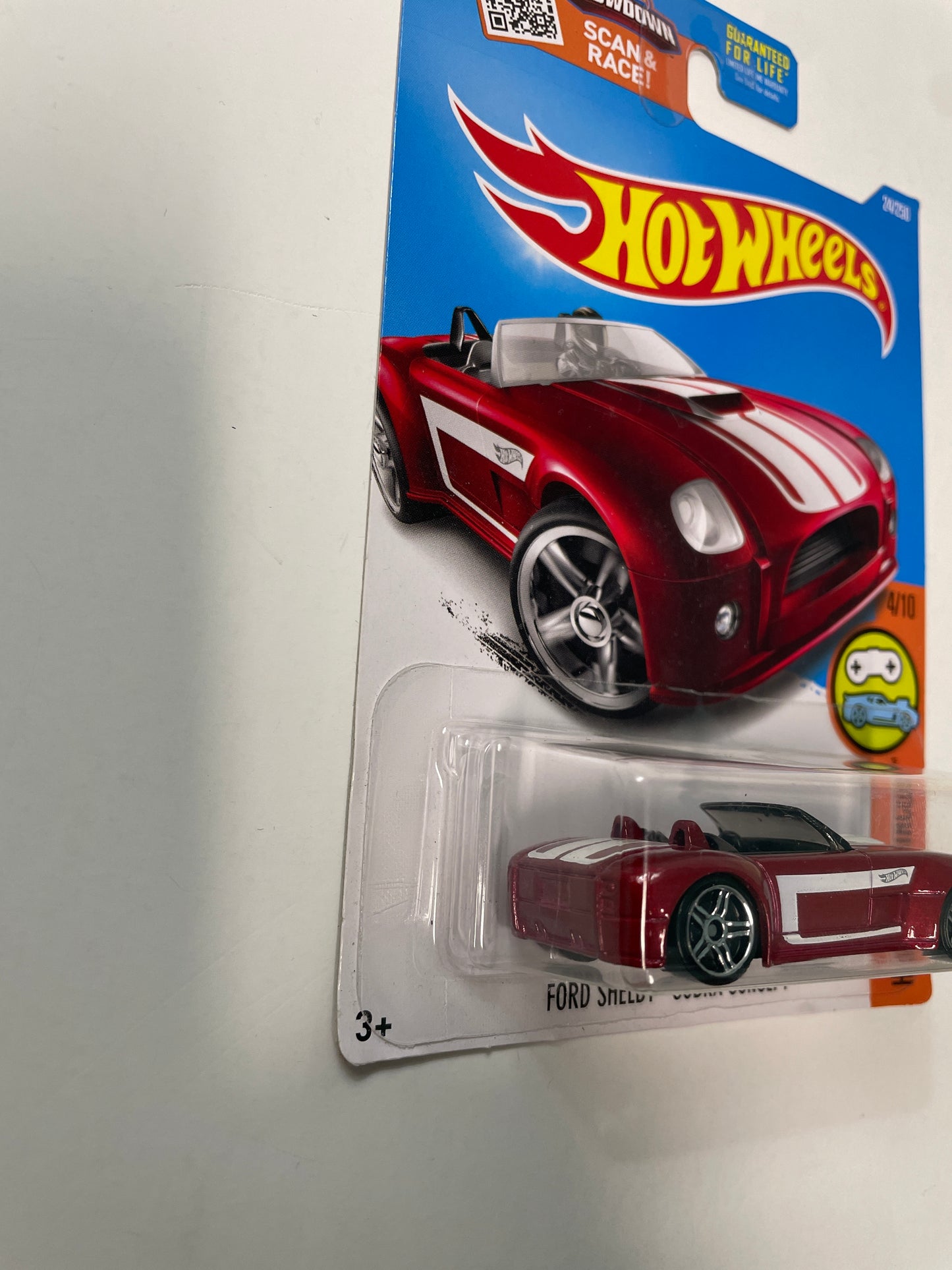 Hot Wheels 1/64 Ford Shelby Cobra Concept Red - Damaged Box