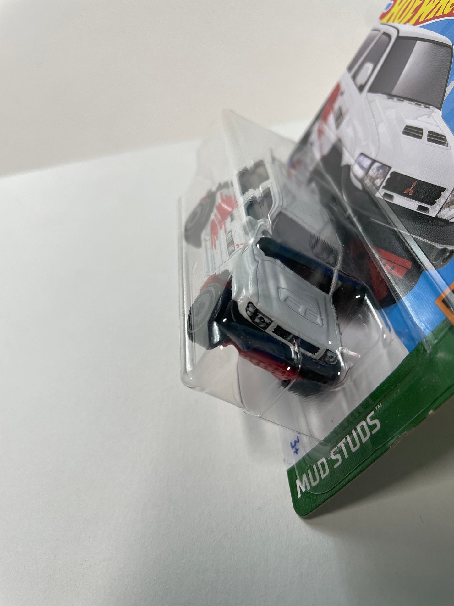 Hot Wheels 1/64 Mitsubishi Pajero Evolution Short Card White
