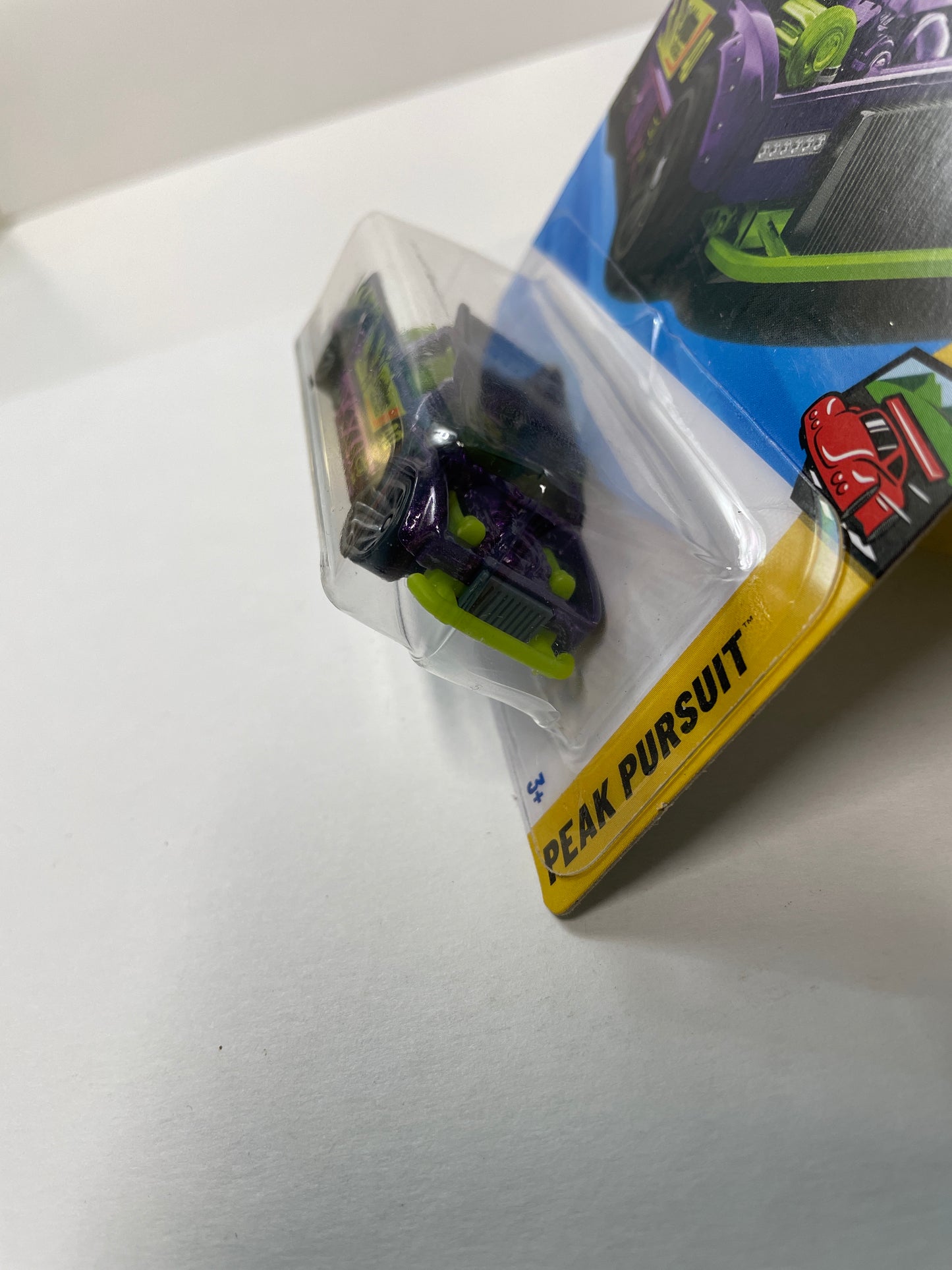 Hot Wheels 1/64 Limited Grip Purple