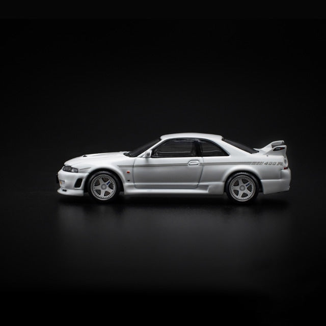 Pop Race 1/64 Nissan GTR Nismo 400R White
