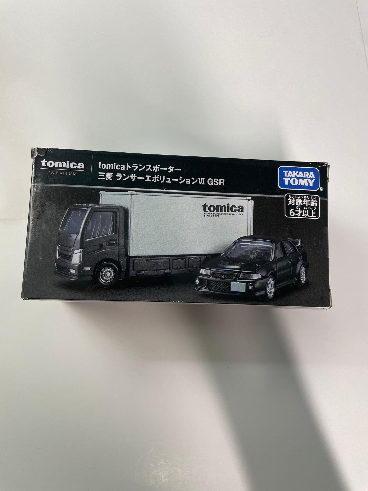 Tomica Premium 1/64 Transporter Mitsubishi Lancer Evolution VI GSR Black & White -Damaged Box