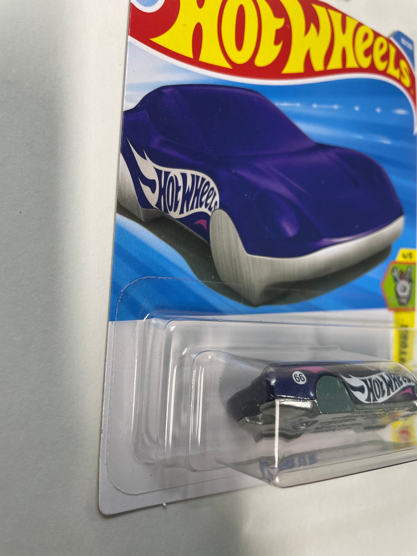 Hot Wheels 1/64 Coupe Clip Purple